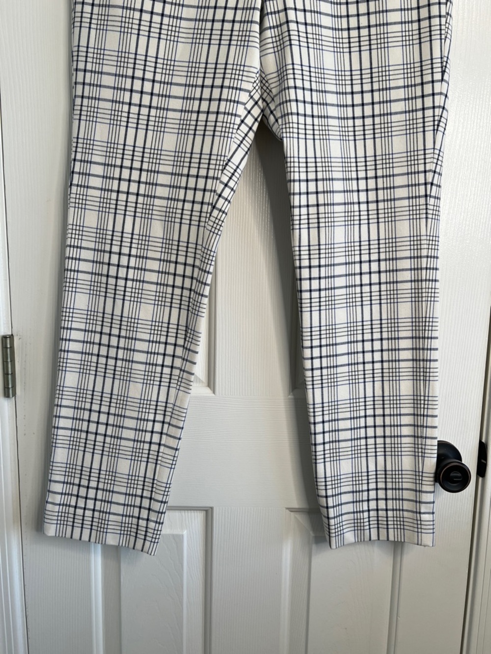 Banana Republic Sloan white black blue plaid ankle pants size 12L - Picture 4 of 10